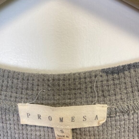 Promesa Camo Dolman Sleeve Waffle Knit Top - Picture 5 of 10